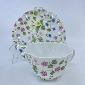 vintage queens country meadow cup & saucers bone china set of 4 floral design